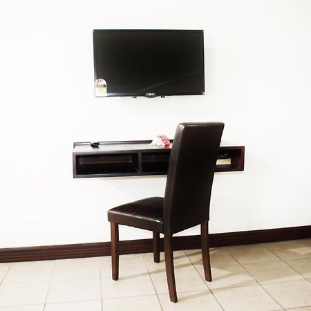 Hotel Oasis Нанди Экстерьер фото