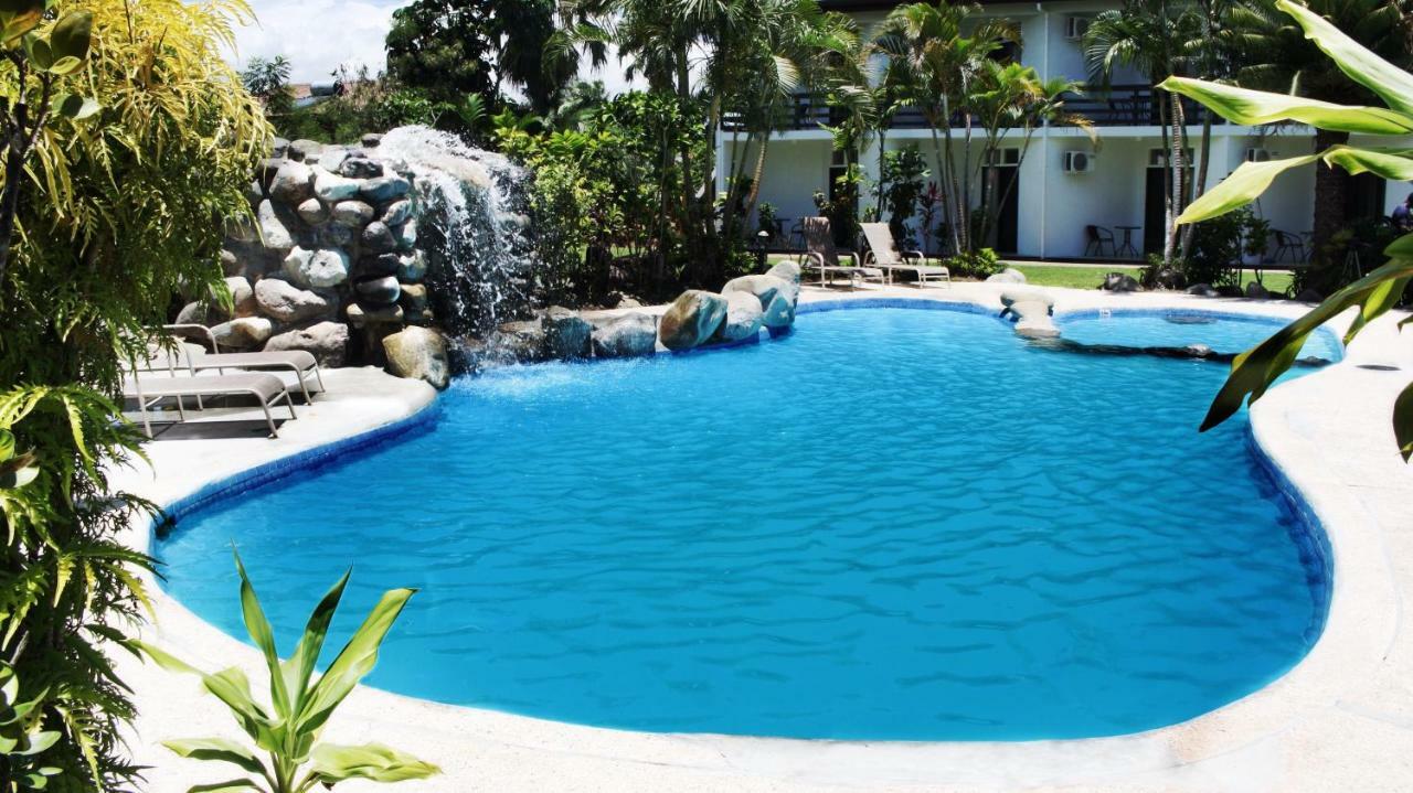 Hotel Oasis Нанди Экстерьер фото