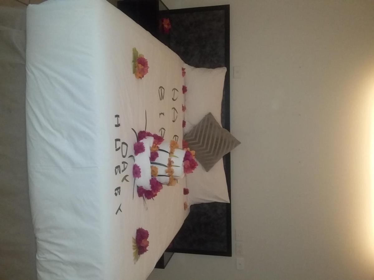 Hotel Oasis Нанди Экстерьер фото